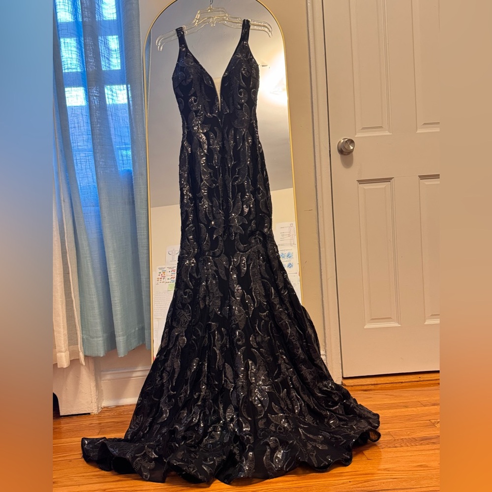 JOVANI 3263 PLUNGING NECKLINE FITTED PROM DRESS 3263